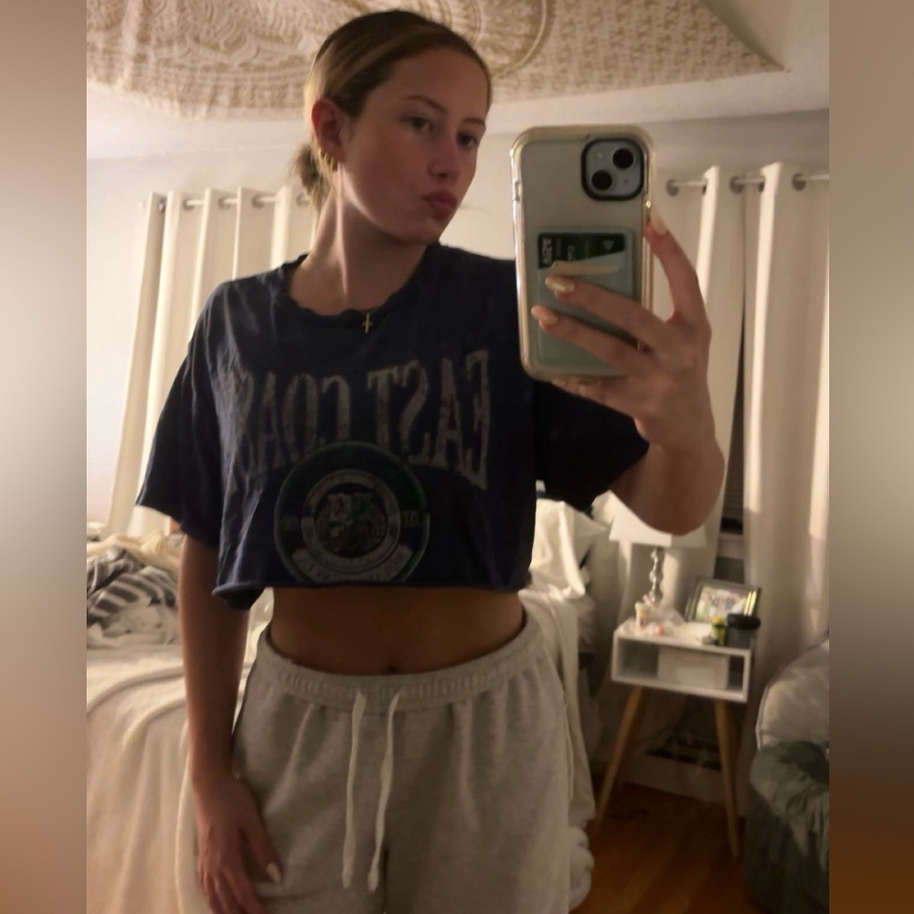 Cropped “East Coast” Tee - Picture 2 of 3